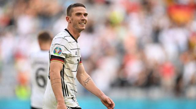 半岛体育入口-60分钟变身“戈神斯”！勒夫赌对了这件真蓝黑大杀器