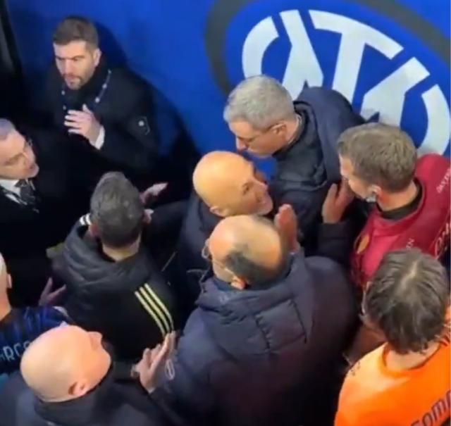 半岛体育入口-【观察】尤文三巨头围剿裁判！从此拒绝人善被人欺